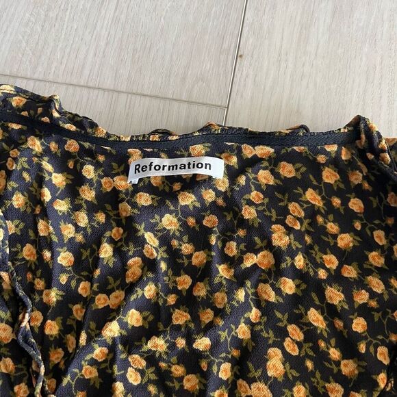 Reformation women’s top size 0 - Picture 5 of 7